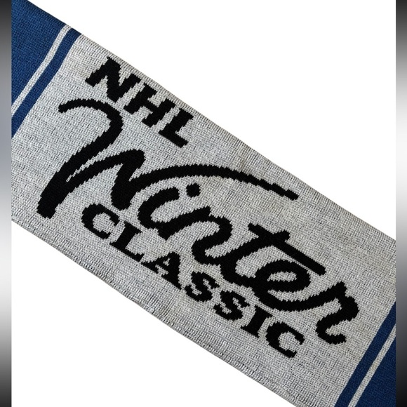 Reebok / NHL Blue and White Winter Classic 100% Acrylic Knit Scarf - Picture 5 of 9